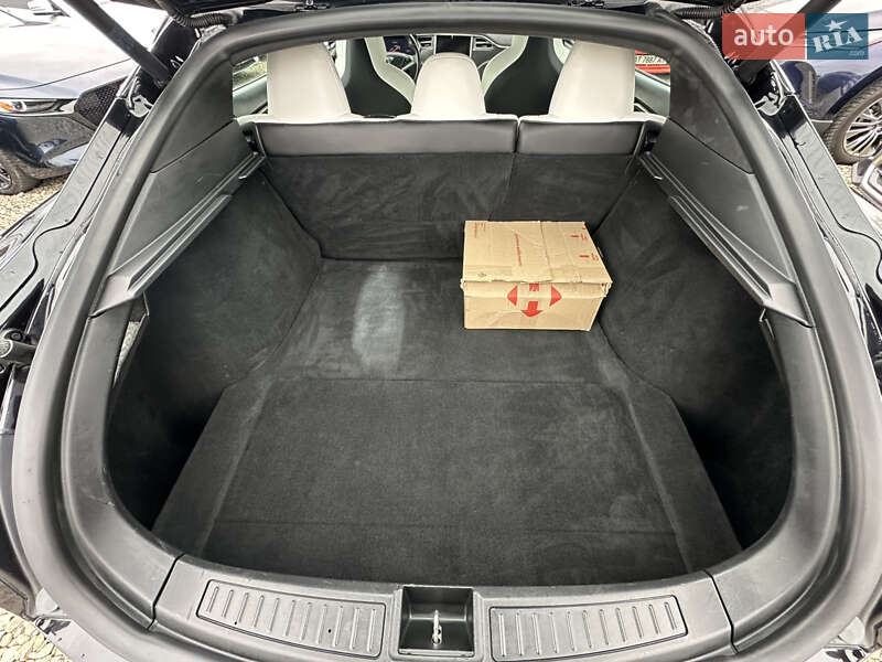 Ліфтбек Tesla Model S 2017 в Івано-Франківську фото 30 Ліфтбек Tesla Model S 2017 в Івано-Франківську