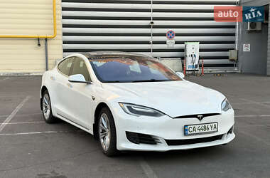Ліфтбек Tesla Model S 2017 в 