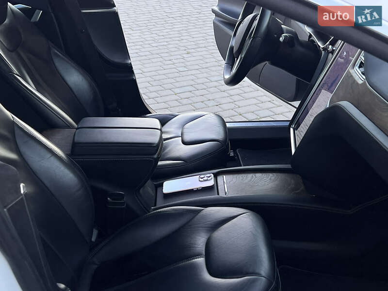 Ліфтбек Tesla Model S 2017 в Черкасах