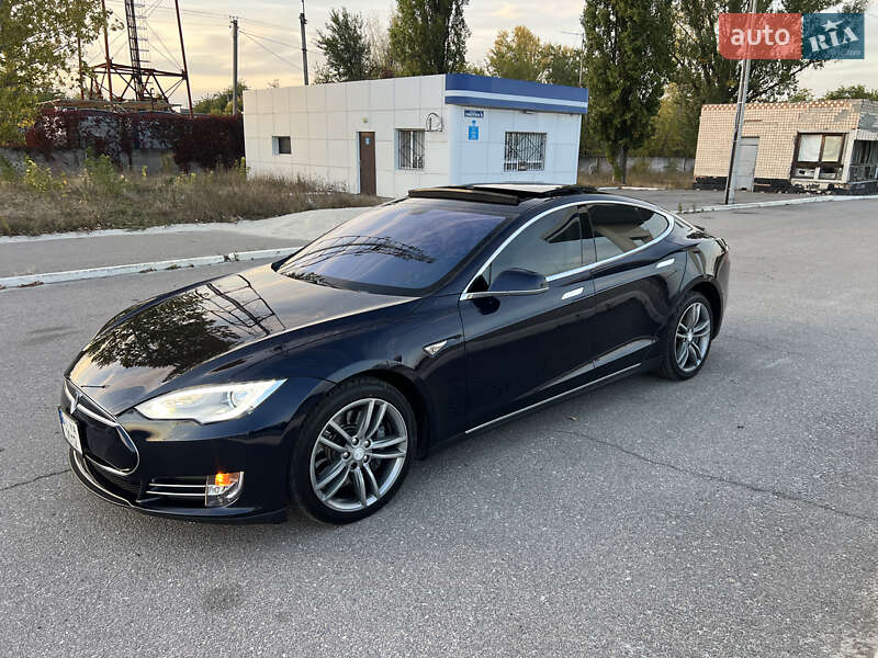 Лифтбек Tesla Model S 2013 в Новомосковске
