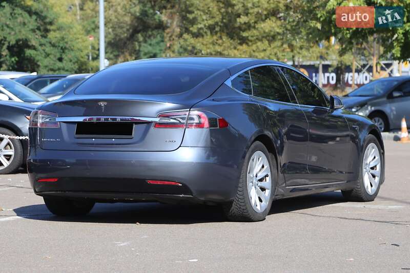 Ліфтбек Tesla Model S 2018 в Києві