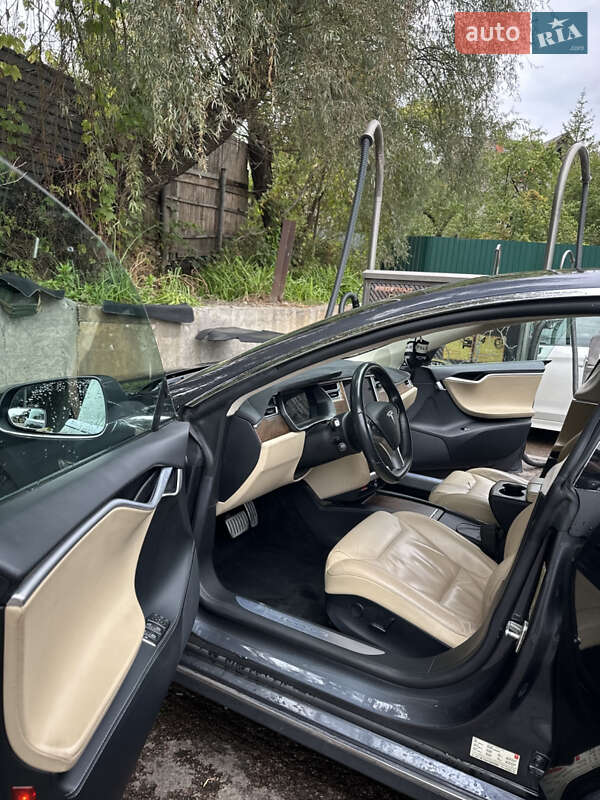 Ліфтбек Tesla Model S 2017 в Києві