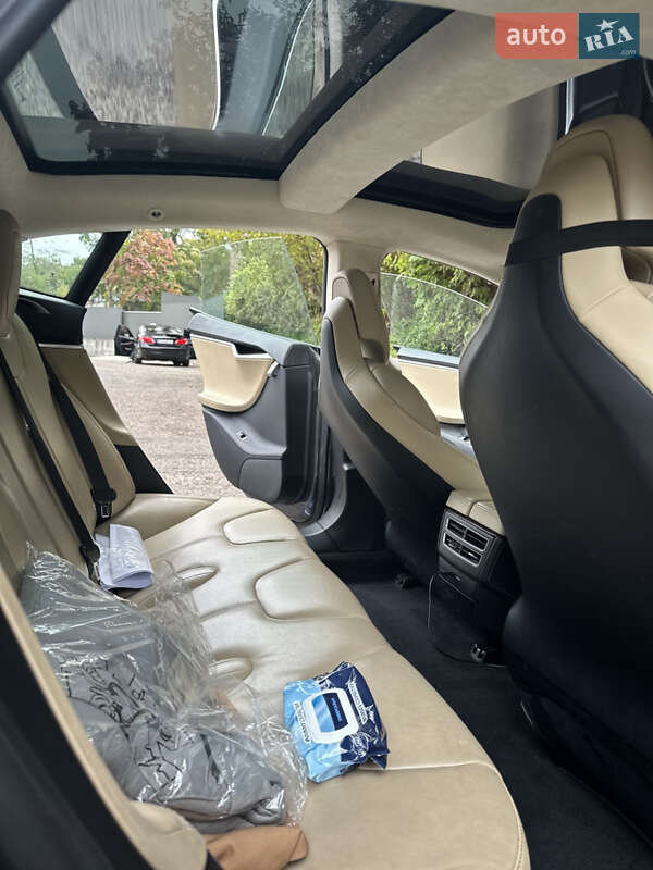Ліфтбек Tesla Model S 2017 в Києві