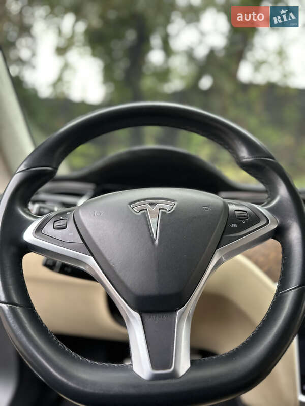 Ліфтбек Tesla Model S 2017 в Києві