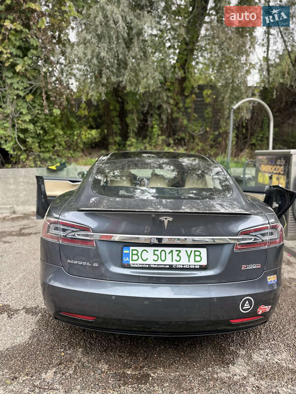 Ліфтбек Tesla Model S 2017 в Києві