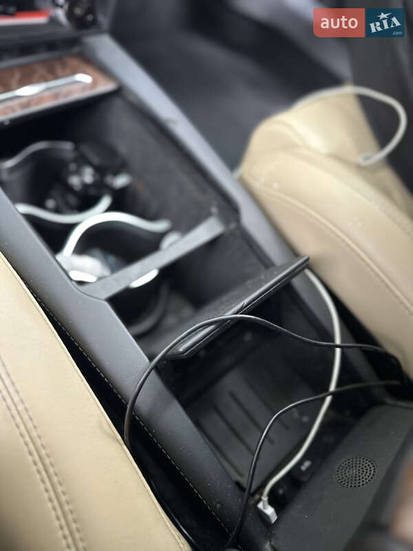 Ліфтбек Tesla Model S 2017 в Києві