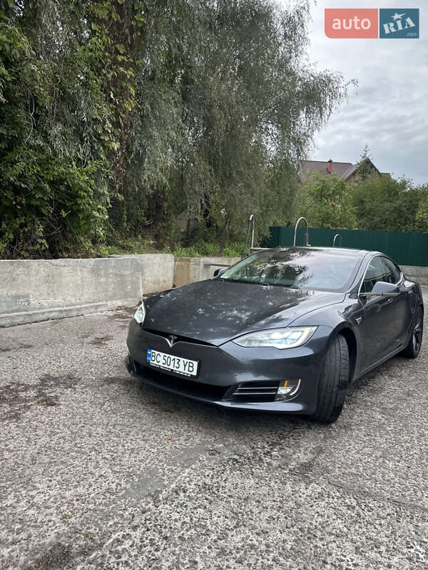 Ліфтбек Tesla Model S 2017 в Києві