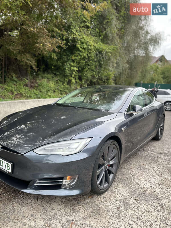 Ліфтбек Tesla Model S 2017 в Києві