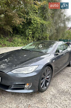 Ліфтбек Tesla Model S 2017 в 