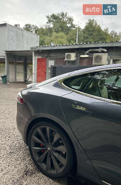Ліфтбек Tesla Model S 2017 в 