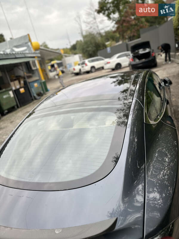 Ліфтбек Tesla Model S 2017 в Києві