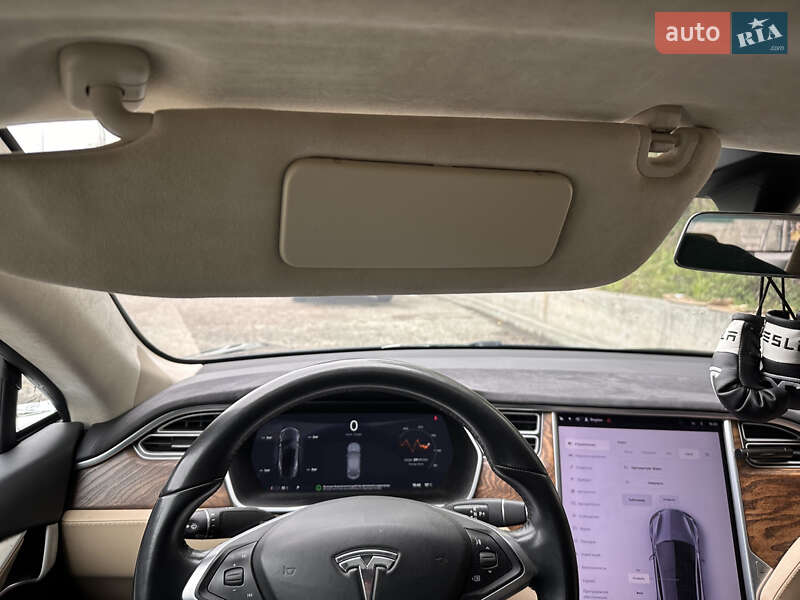 Ліфтбек Tesla Model S 2017 в Києві
