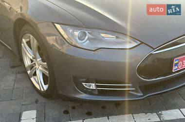 Лифтбек Tesla Model S 2014 в 