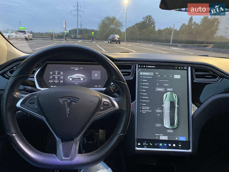 Ліфтбек Tesla Model S 2014 в Чернігові