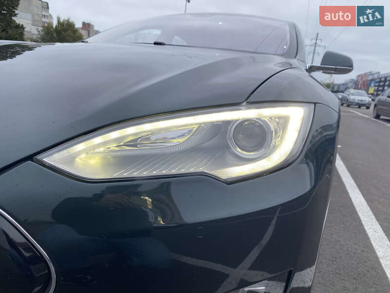 Ліфтбек Tesla Model S 2014 в Чернігові