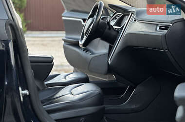 Лифтбек Tesla Model S 2014 в 