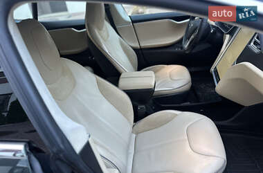 Ліфтбек Tesla Model S 2015 в 