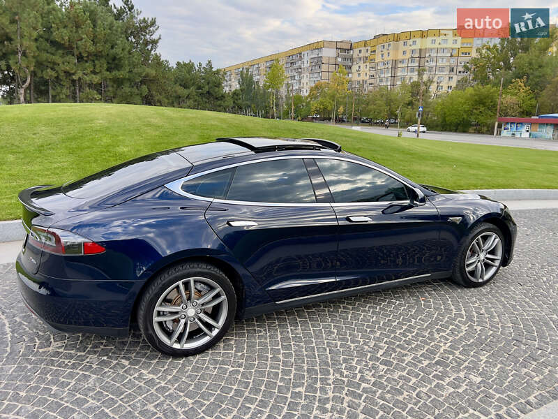 Лифтбек Tesla Model S 2013 в Новомосковске