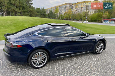 Ліфтбек Tesla Model S 2013 в 