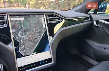 Лифтбек Tesla Model S 2015 в 
