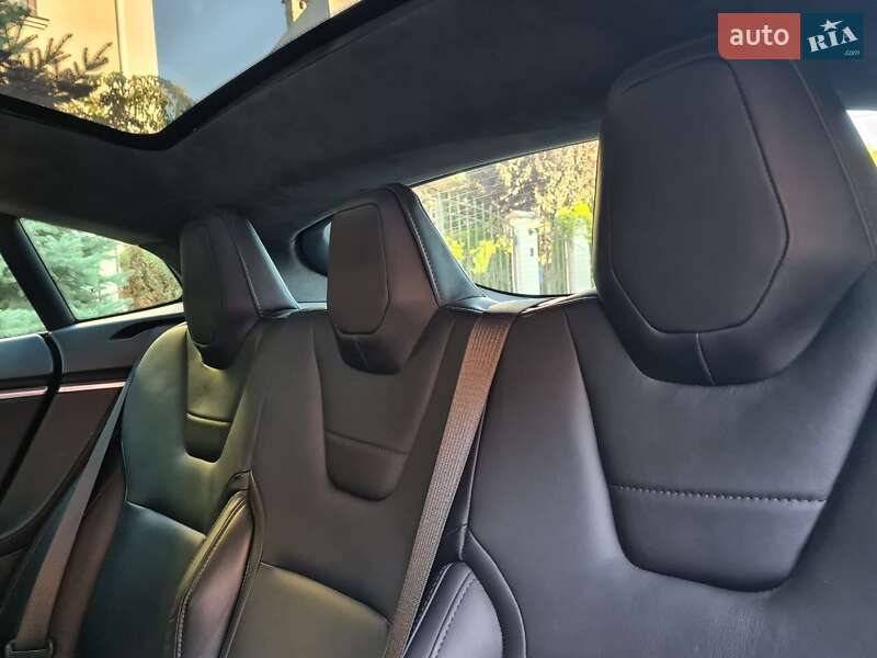 Ліфтбек Tesla Model S 2015 в Одесі