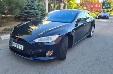 Лифтбек Tesla Model S 2015 в 