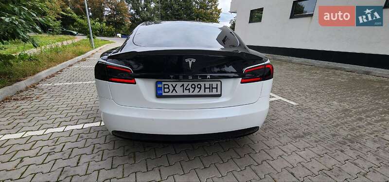 Лифтбек Tesla Model S 2017 в Хмельницком