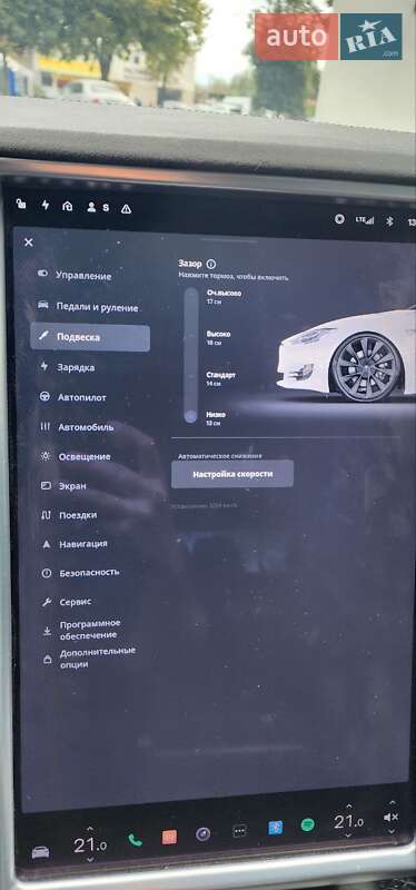 Лифтбек Tesla Model S 2017 в Хмельницком