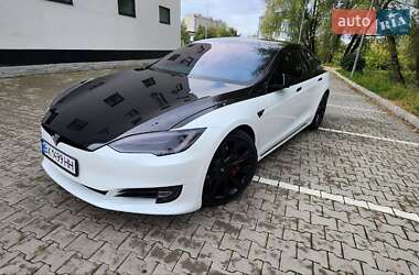 Ліфтбек Tesla Model S 2017 в 