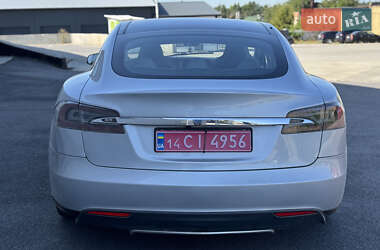 Ліфтбек Tesla Model S 2013 в  фото 4 Ліфтбек Tesla Model S 2013 в