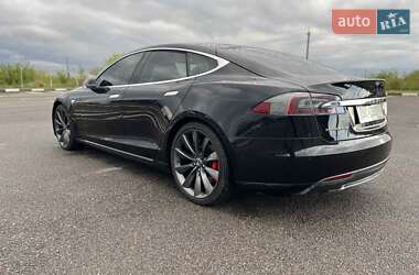 Ліфтбек Tesla Model S 2015 в Здолбуніві