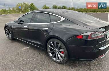 Ліфтбек Tesla Model S 2015 в Здолбуніві