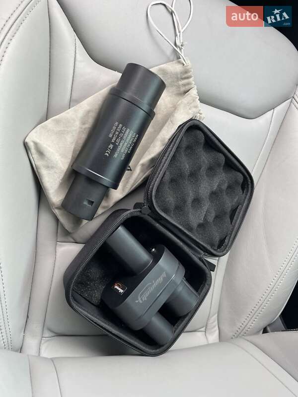 Лифтбек Tesla Model S 2015 в Здолбунове