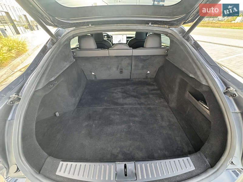 Лифтбек Tesla Model S 2021 в Луцке