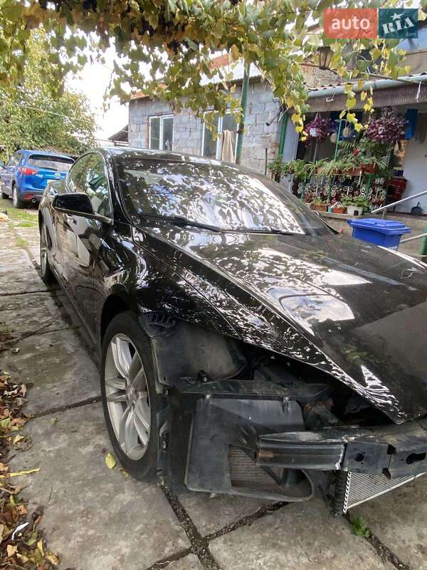Ліфтбек Tesla Model S 2016 в Мукачевому