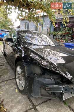 Лифтбек Tesla Model S 2016 в 