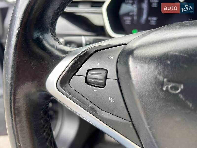 Ліфтбек Tesla Model S 2015 в Львові