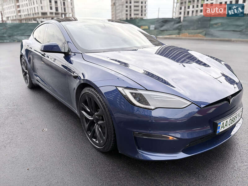 Лифтбек Tesla Model S 2022 в Киеве