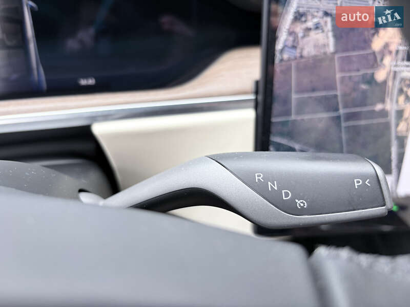 Лифтбек Tesla Model S 2022 в Киеве