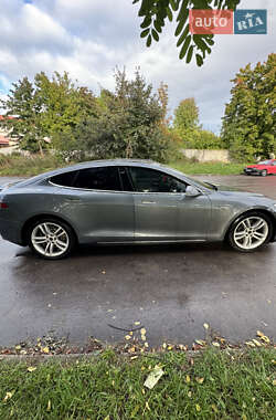 Лифтбек Tesla Model S 2013 в 