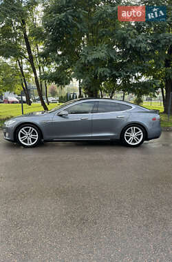 Лифтбек Tesla Model S 2013 в 