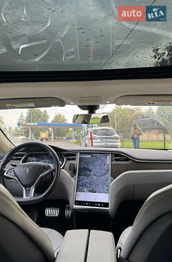 Лифтбек Tesla Model S 2013 в 