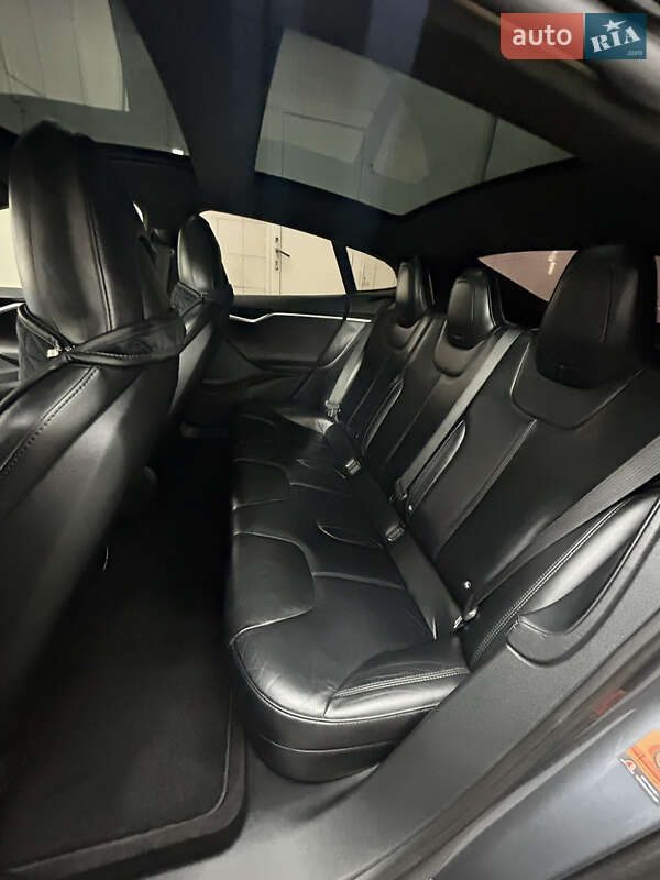 Ліфтбек Tesla Model S 2014 в Черкасах