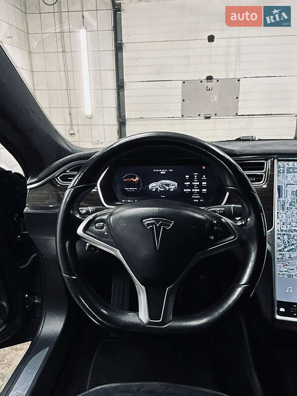 Ліфтбек Tesla Model S 2014 в Черкасах