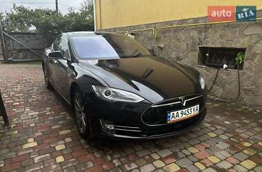 Лифтбек Tesla Model S 2015 в Киеве