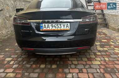 Ліфтбек Tesla Model S 2015 в Києві фото 6 Ліфтбек Tesla Model S 2015 в Києві