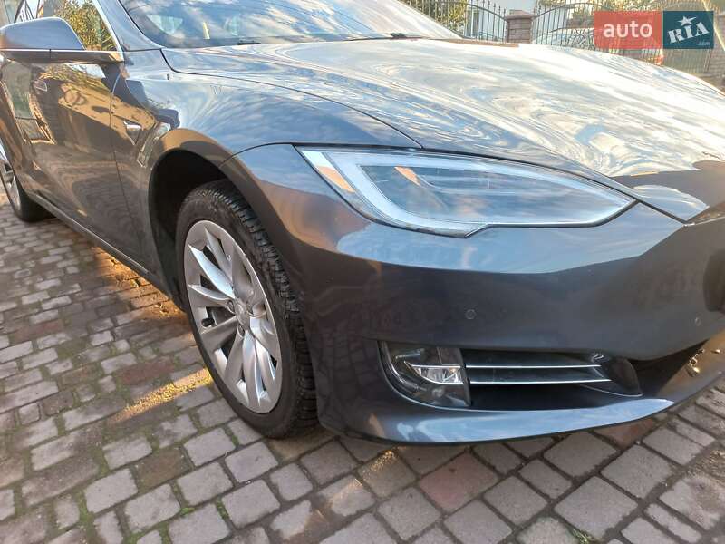 Лифтбек Tesla Model S 2018 в Шептицькому