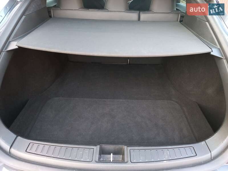 Лифтбек Tesla Model S 2018 в Шептицькому