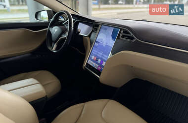 Лифтбек Tesla Model S 2014 в 