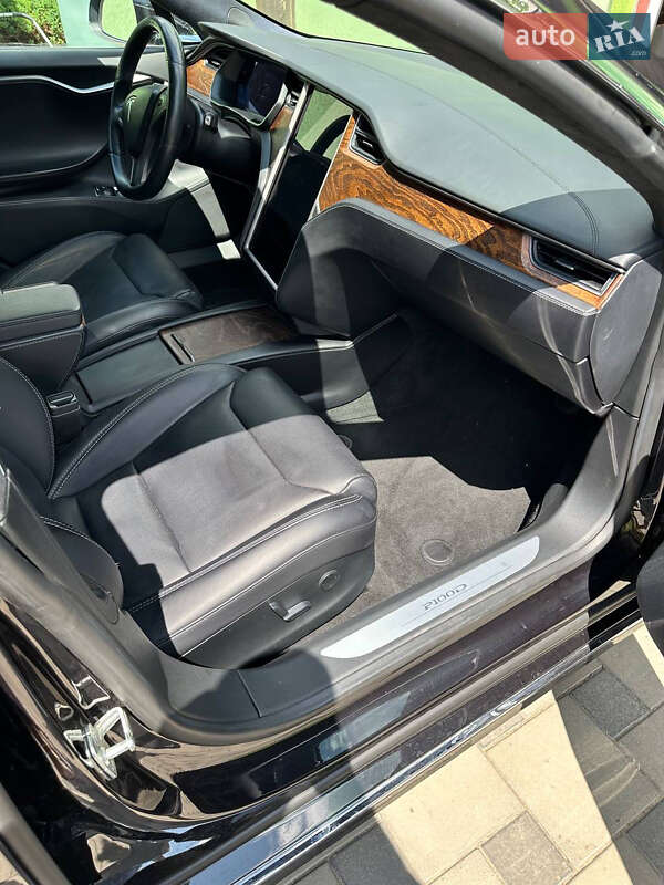Ліфтбек Tesla Model S 2018 в Вінниці